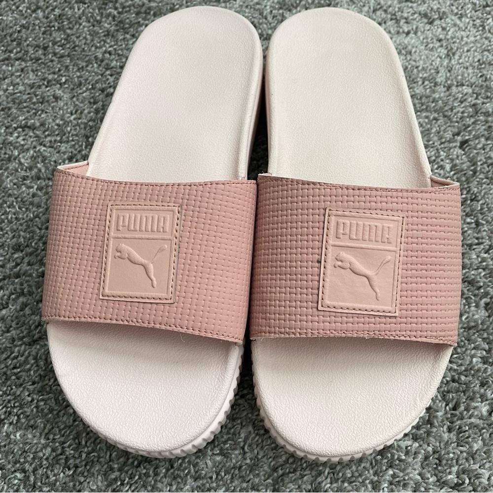 Puma Women’s Slides Size 9.5